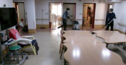 フロアワックス掛け